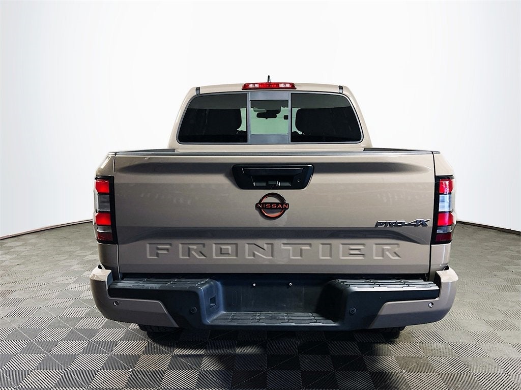 2022 Nissan Frontier Base